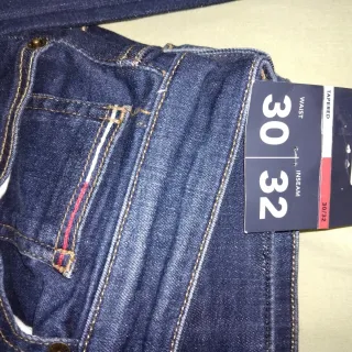 Pantalón Tommy Jeans Nuevo.
