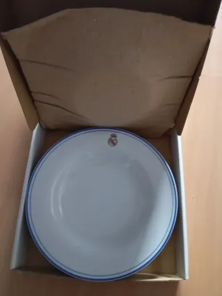 DOS PLATOS HONDOS VAJILLA OFICIAL REAL MADRID