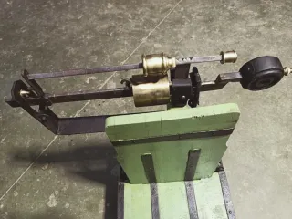 Báscula de suelo antigua restaurada