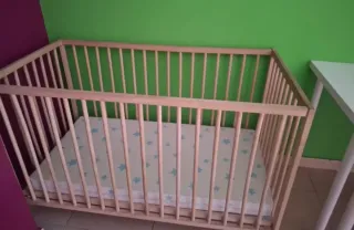 CUNA 100% DE MADERA BEBÉ NIÑA Y EN PERFECTO ESTADO