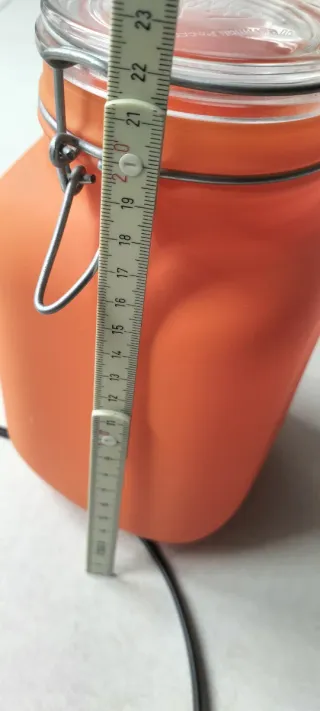 Lampada da tavolo arancione