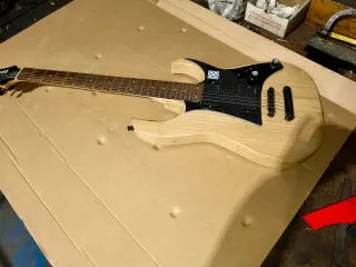 Guitarra eléctrica sin usar