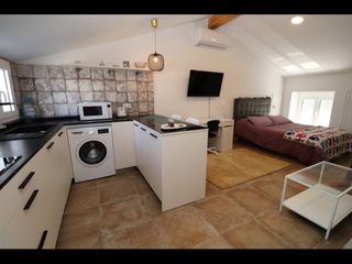 Se alquila Loft para una persona sin mascotas.