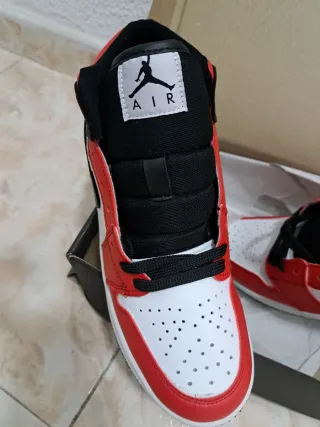 Nike Jordan Rojo y Blanco