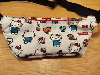 Riñonera Levi's X Hello Kitty Edición Especial