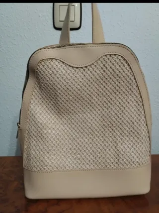 Mochila beige tejida