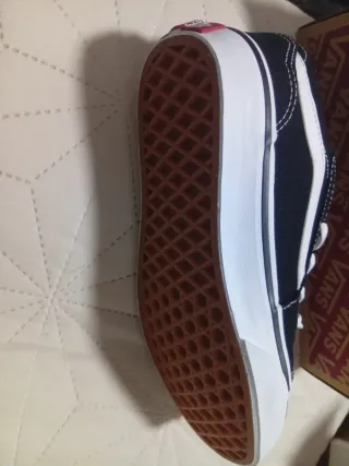 Zapatillas Vans Negras y Blancas Nueva talla 34.5