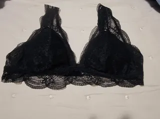 Precioso sujetador de encaje negro