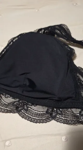 Precioso sujetador de encaje negro