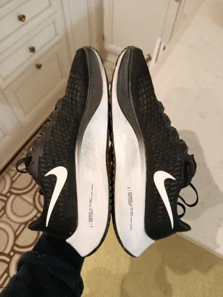 Nike Zoom Pegasus 37 Uomo Nero Bianco