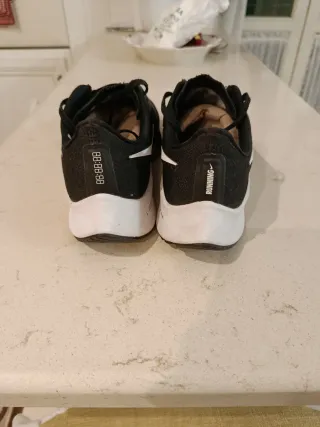 Nike Zoom Pegasus 37 Uomo Nero Bianco