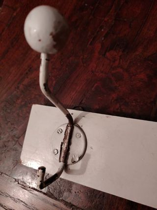 Appendiabiti vintage in metallo e legno