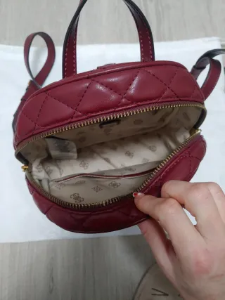 Mochila Guess acolchada