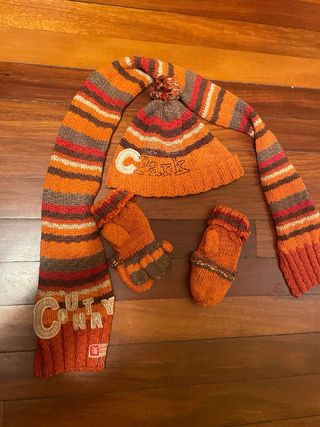 Conjunto Bufanda, Gorro y Guantes Niña