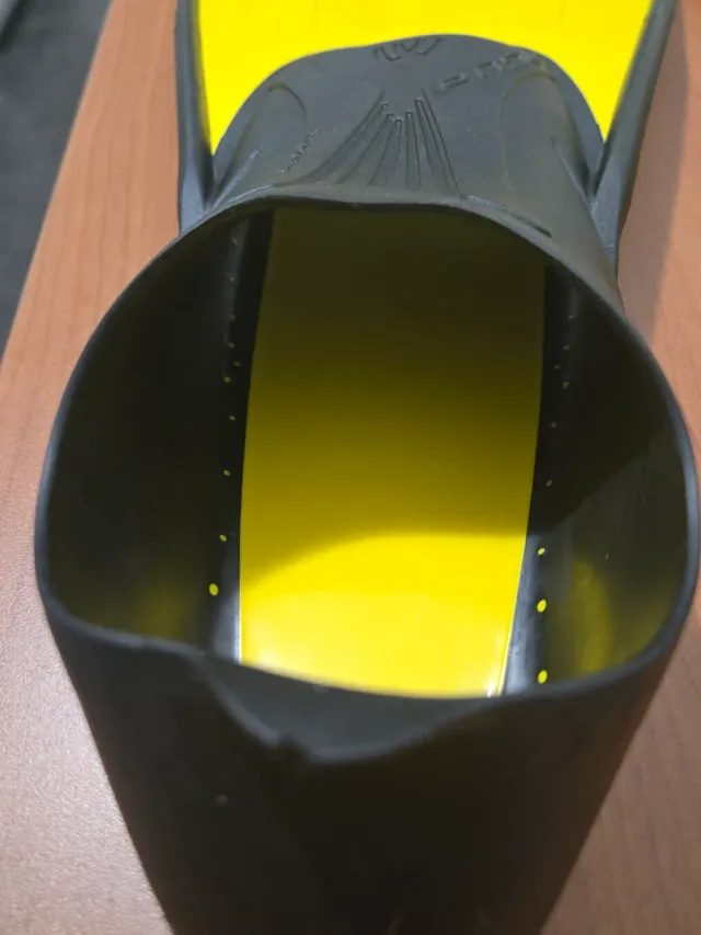 Pinne da nuoto Cressi AGUA