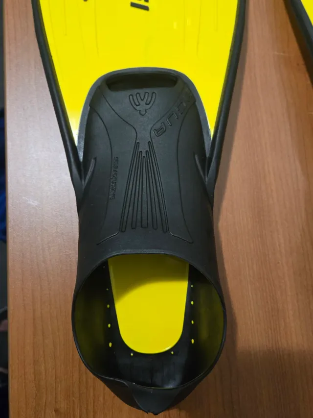 Pinne da nuoto Cressi AGUA