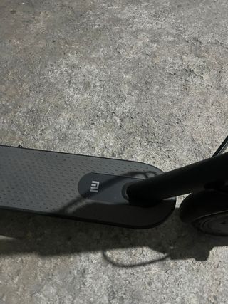 Patinete Eléctrico Mi Essentiel, Negro  y gris