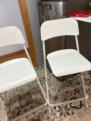 Mesa plegable cocina y 2 taburetes