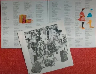 Vinilo LP Elton John - Reg Strikes Again