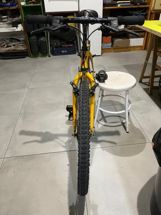 Bicicleta de Montaña Specialized Amarilla