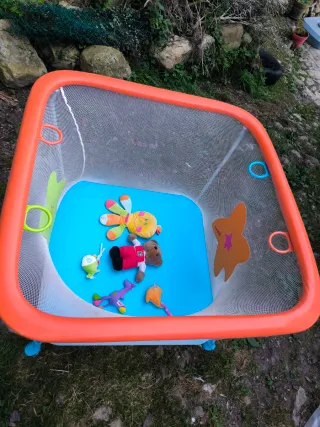 Trona Chicco y parque de juegos