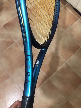 Raqueta Wilson Ultra V4 100 300gr Grip 2