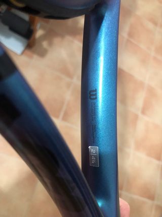 Raqueta Wilson Ultra V4 100 300gr Grip 2