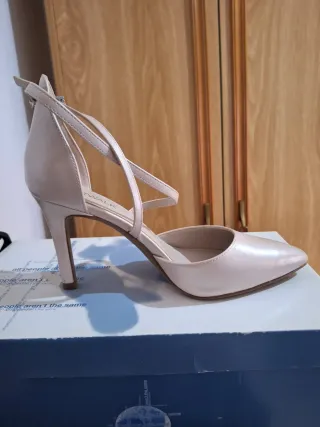 Zapatos de fiesta color champán