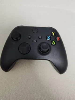 Xbox Series X edizione HALO + 3 giochi + 2 controller