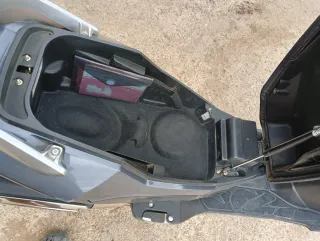 MOTO de 125 cc ,MAXI SCOOTER.