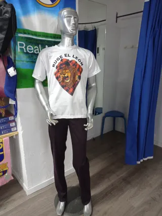 Maniquí blanco figura humana niño