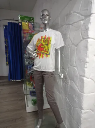 Maniquí blanco figura humana niño