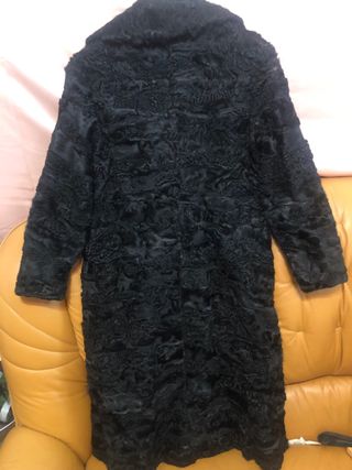 Abrigo de astracán negro