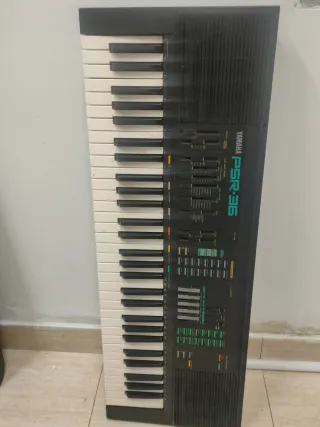 Teclados Yamaha PSR-36 y YPT-220