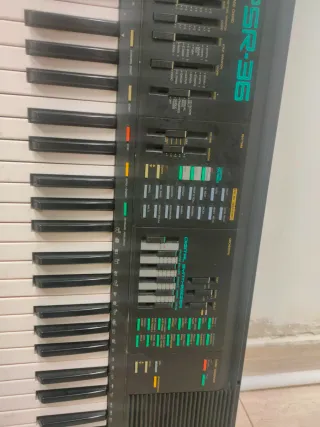 Teclados Yamaha PSR-36 y YPT-220
