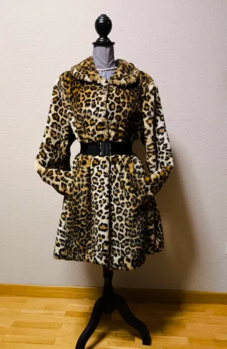 Abrigo efecto pelo El Corte Inglés