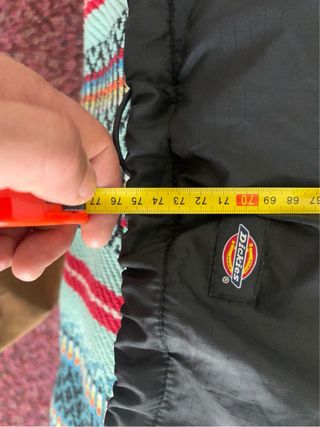 Casaco preto com capuz