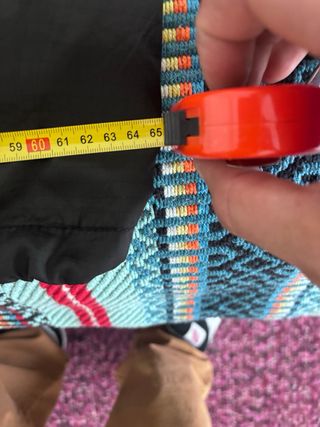 Casaco preto com capuz