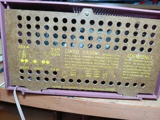 Radio Radiomarelli Roja Vintage modelo 225