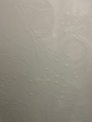 Puerta de madera con cristal en relieve -Guardada!