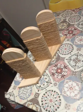 Escalera para gatos de pared