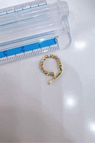 Orecchini cerchio con sfere tricolori oro 18kt