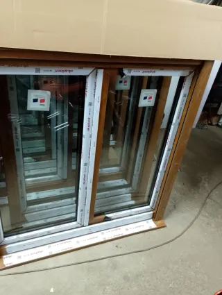 Ventana PVC Roble Dorado