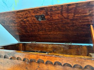 Baúl de madera antiguo