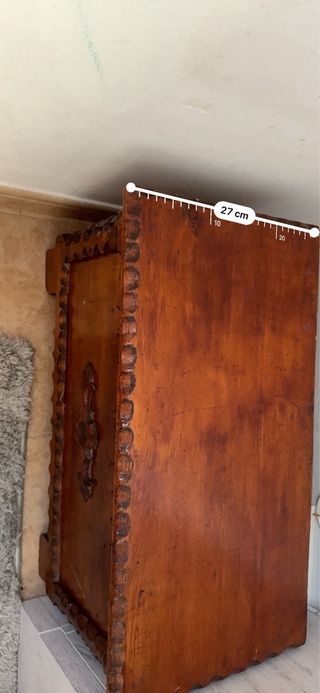 Baúl de madera antiguo