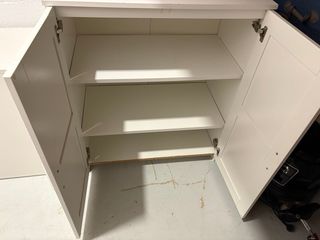Guardaroba bianco Ikea Brimnes con porte