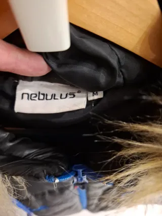 Chaqueta Nebulus chico negra con capucha
