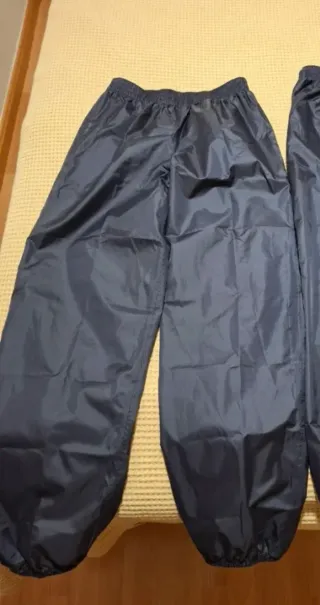 Pantalones impermeables azul marino