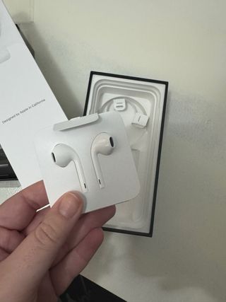 Auriculares + Caja iPhone 11 Pro 256GB