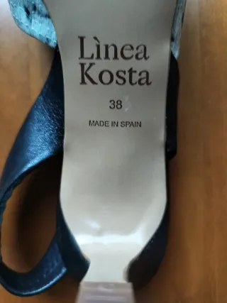 Sandalias de tacón con estampado de serpiente